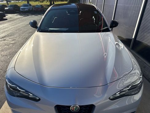 New 2025 Alfa Romeo Giulia Veloce image 5