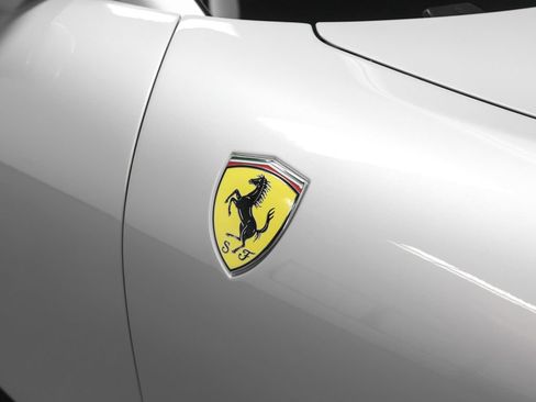 Certified 2025 Ferrari Roma Spider RWD image 8