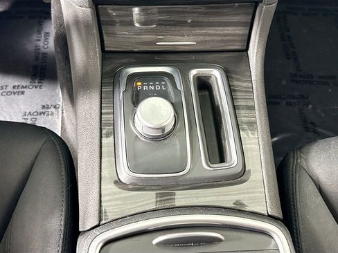 Used 2019 Chrysler 300 Touring w/ Sport Appearance Package RWD image 18