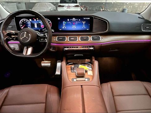Used 2024 Mercedes-Benz GLS 450 4MATIC image 17