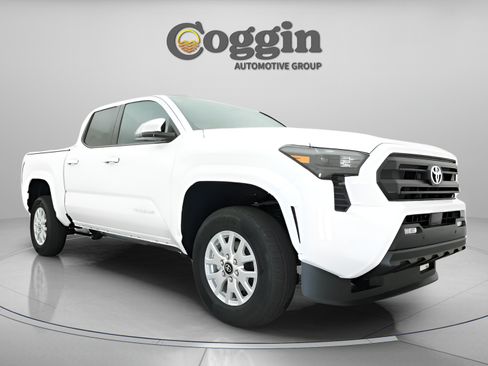Used 2025 Toyota Tacoma SR5 w/ SR5 Upgrade Package RWD image 28