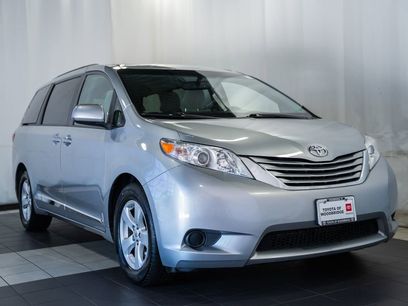 Used 2017 Toyota Sienna LE