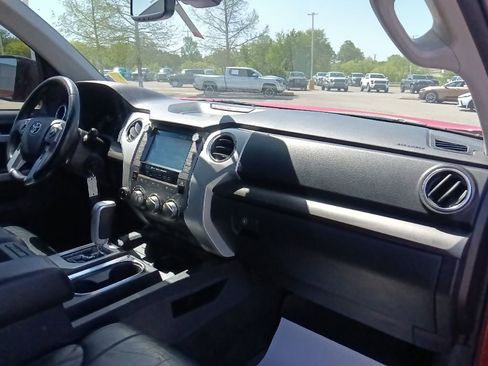 Used 2020 Toyota Tundra SR5 w/ SR5 Leather Package AWD/4WD image 33