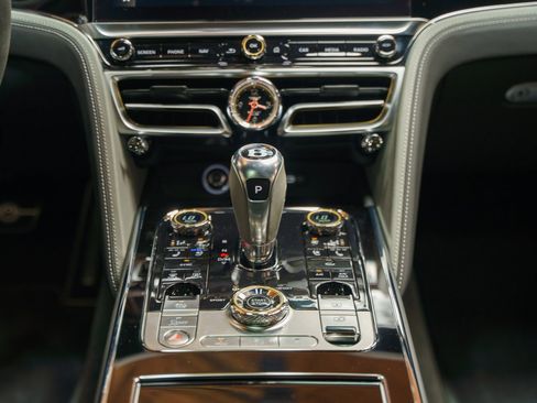 Used 2025 Bentley Flying Spur Speed image 16