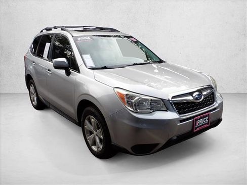 Used 2015 Subaru Forester 2.5i Premium w/ All-Weather Package AWD/4WD image 6