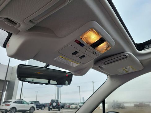 Used 2018 Subaru Forester 2.5i Premium image 30