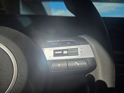 Used 2025 Hyundai Tucson SEL FWD image 16