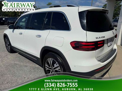 Used 2025 Mercedes-Benz GLB 250 image 8