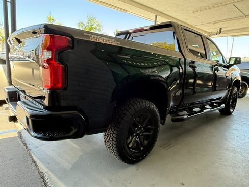 Used 2020 Chevrolet Silverado 1500 LT Trail Boss w/ Midnight Edition AWD/4WD image 9