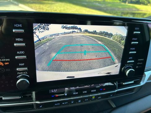 Used 2024 Toyota Sienna XSE FWD image 26