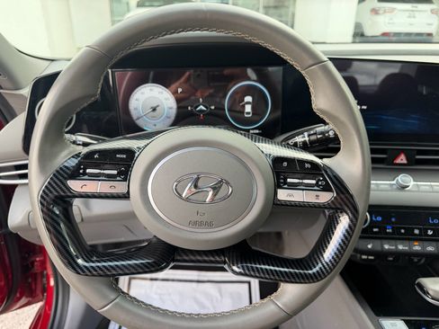 Used 2023 Hyundai Elantra SEL w/ Convenience Package FWD image 15