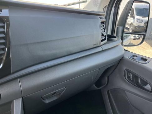 Used 2024 Ford Transit 350 XLT RWD image 18