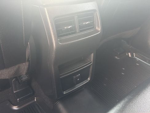 Used 2020 Ford Edge SEL w/ Cold Weather Package AWD/4WD image 46