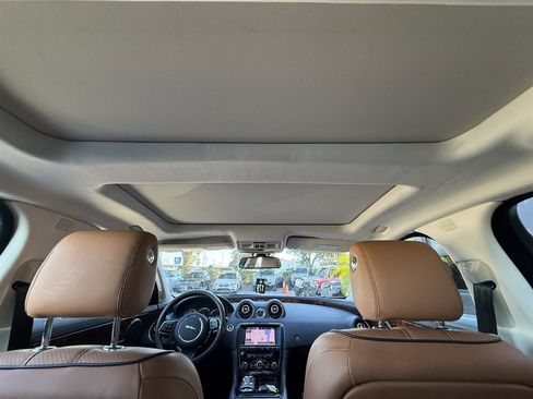 Used 2014 Jaguar XJ AWD image 19
