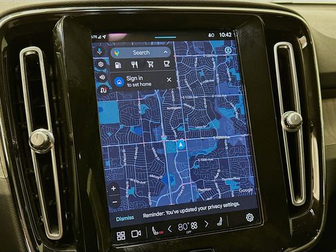 Used 2023 Volvo XC40 B5 Plus w/ Protection Package image 22