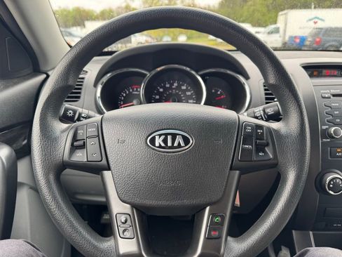 Used 2012 Kia Sorento LX AWD/4WD image 14