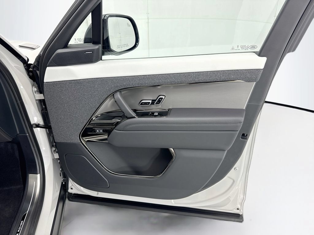 New 2026 Land Rover Range Rover Sport Dynamic SE AWD/4WD image 24