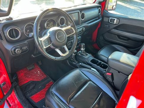 Used 2019 Jeep Wrangler Unlimited Sahara w/ Uconnect 4C Nav & Sound Group image 16