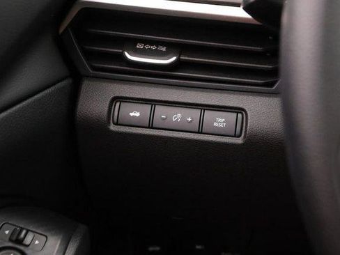 Used 2025 Nissan Altima 2.5 SV image 18