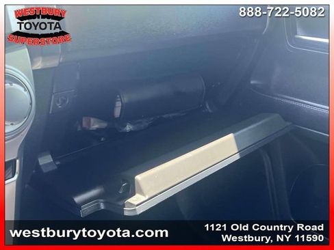 Used 2018 Toyota 4Runner SR5 AWD/4WD image 30