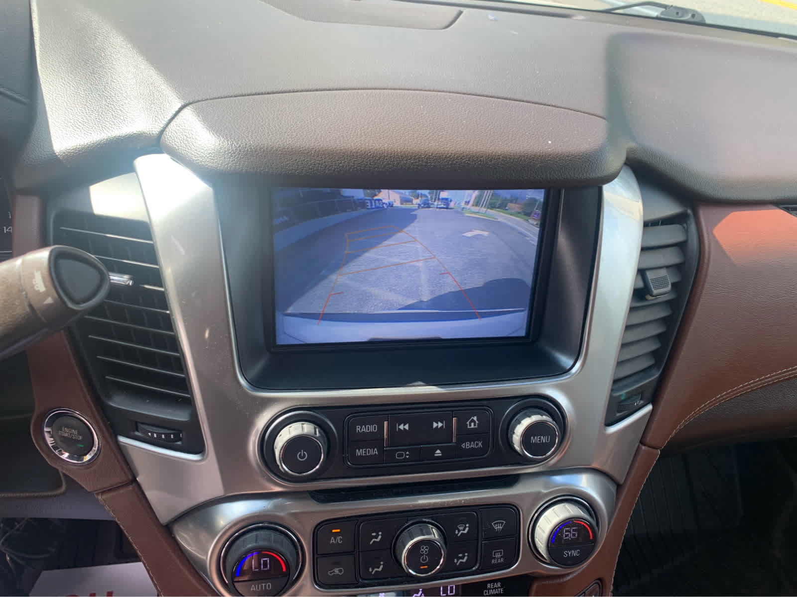 Used 2018 Chevrolet Suburban Premier AWD/4WD image 18