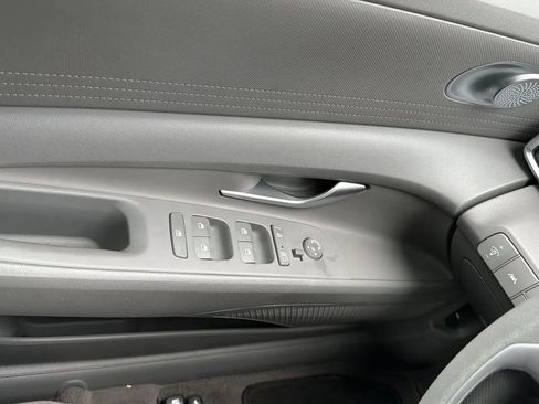 Used 2023 Hyundai Elantra SEL FWD image 22