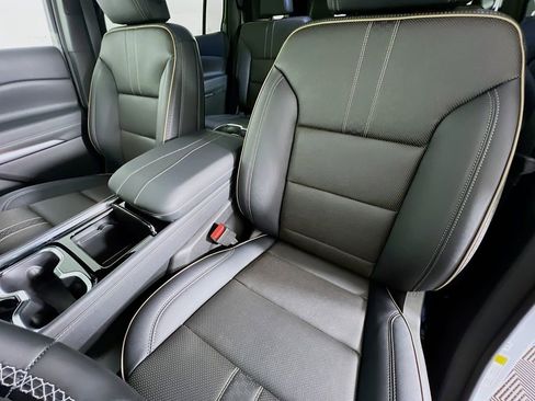 New 2026 Chevrolet Traverse High Country w/ LPO, Floor Liner Package image 22