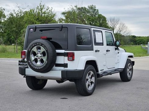 Used 2018 Jeep Wrangler Unlimited Sahara w/ Connectivity Group AWD/4WD image 7
