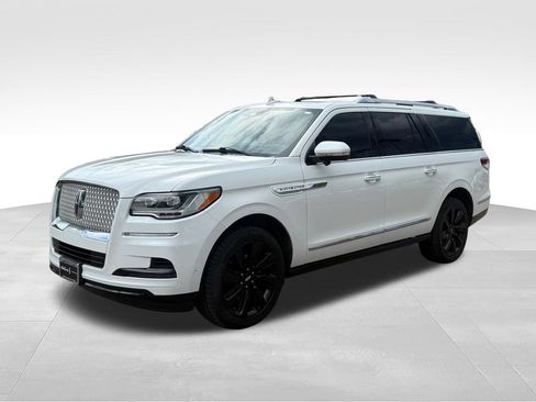 Certified 2024 Lincoln Navigator L Reserve AWD/4WD image 4