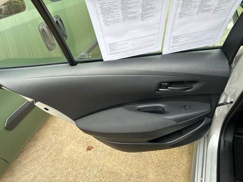 Used 2023 Toyota Corolla LE FWD image 17