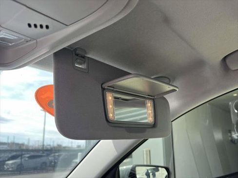 Used 2023 GMC Terrain SLE w/ Driver Convenience Package image 35