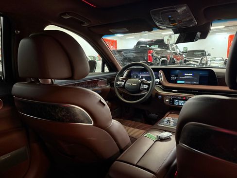 Used 2025 Genesis G90 3.5T image 26