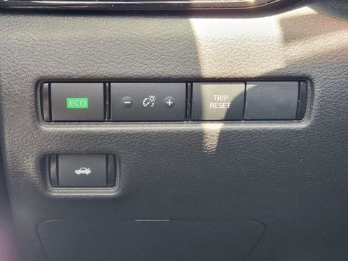 Used 2025 Nissan Sentra SR FWD image 20