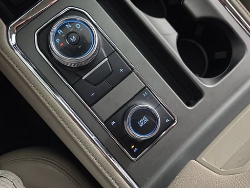 Used 2018 Ford Expedition Max XLT w/ Equipment Group 202A AWD/4WD image 22
