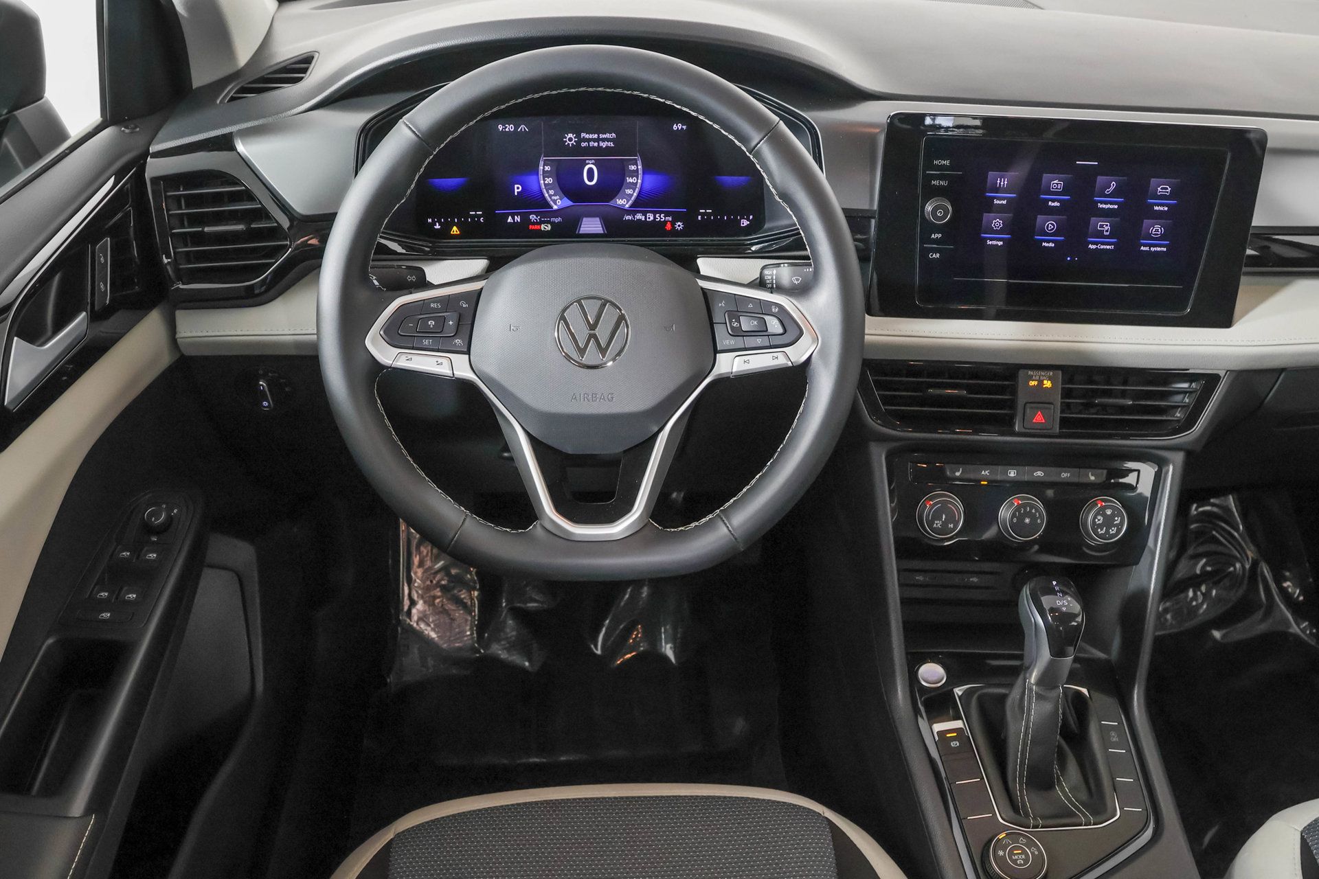 Used 2025 Volkswagen Taos S AWD/4WD image 37
