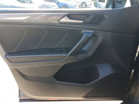 Used 2023 Volkswagen Tiguan SE R-Line image 29