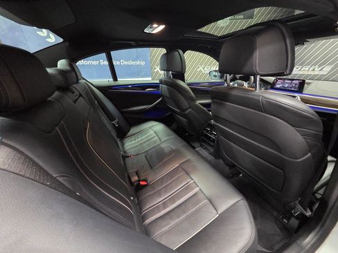 Used 2019 BMW M550i xDrive image 31