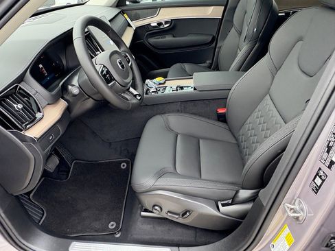 New 2026 Volvo XC90 B6 Core image 18