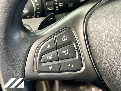 Used 2017 Mercedes-Benz GLC 300 4MATIC image 12