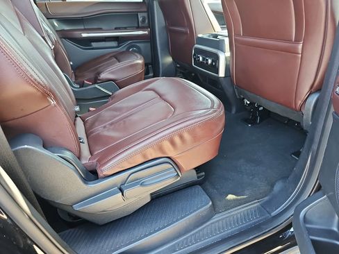 Used 2024 Ford Expedition Max Limited AWD/4WD image 14