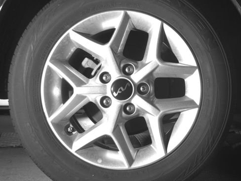 Used 2025 Kia Soul LX w/ LX Technology Package FWD image 18
