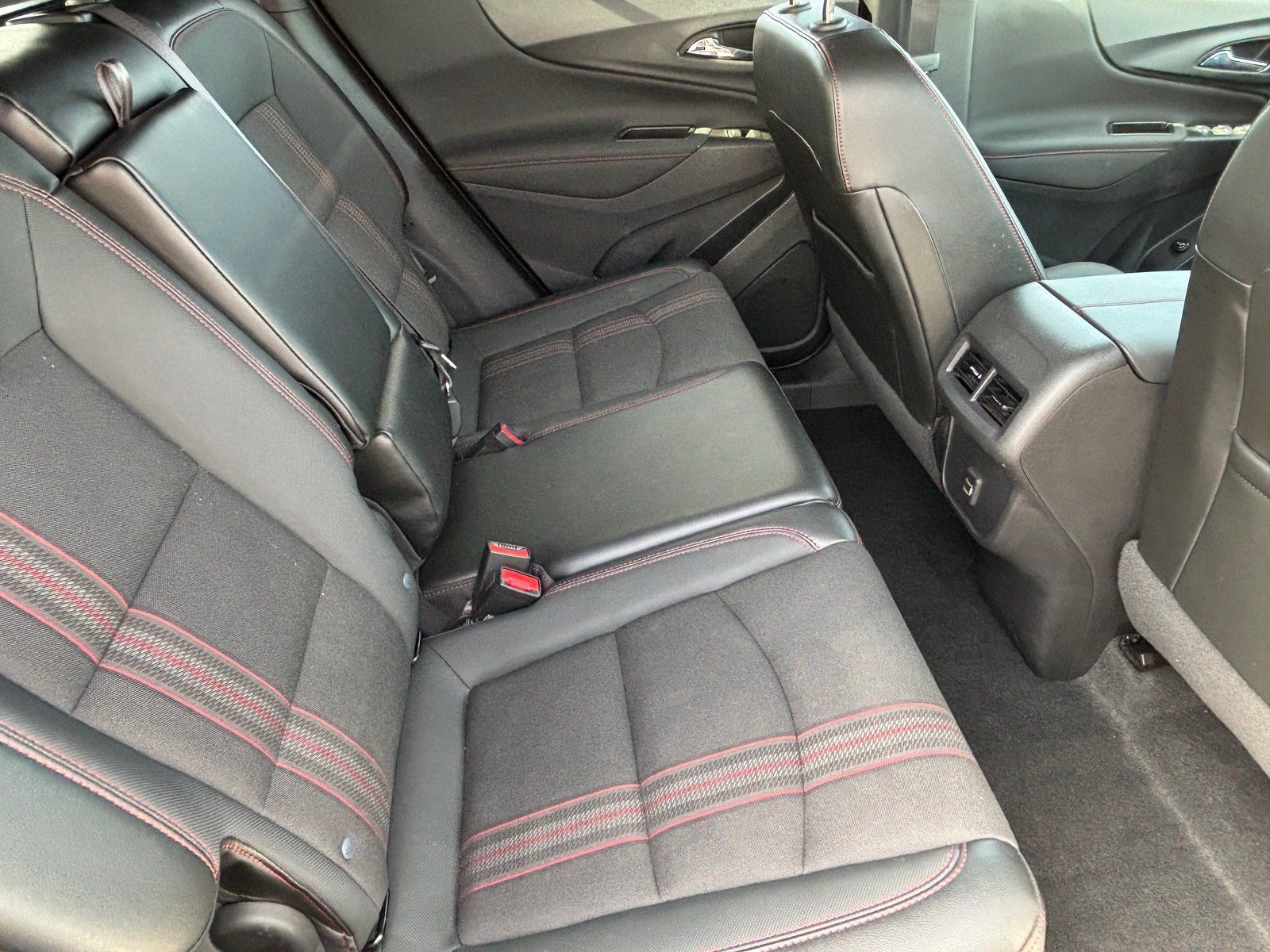 Used 2023 Chevrolet Equinox RS AWD/4WD image 28