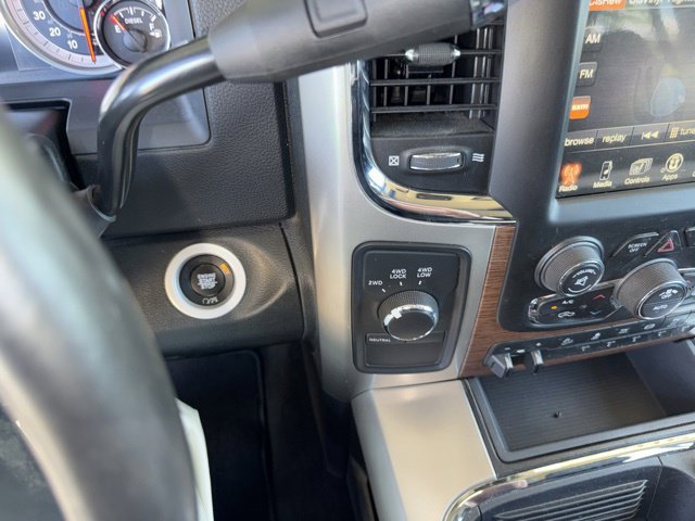 Used 2017 RAM 2500 Laramie w/ Convenience Group AWD/4WD image 16