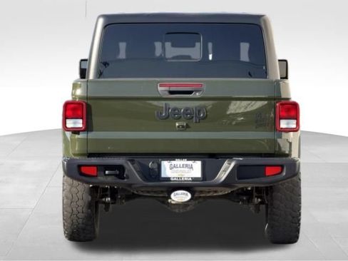 Used 2023 Jeep Gladiator Sport AWD/4WD image 6