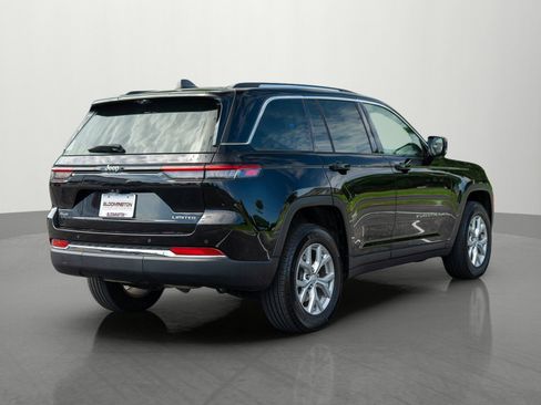 Used 2023 Jeep Grand Cherokee Limited w/ Black Appearance Package AWD/4WD image 7