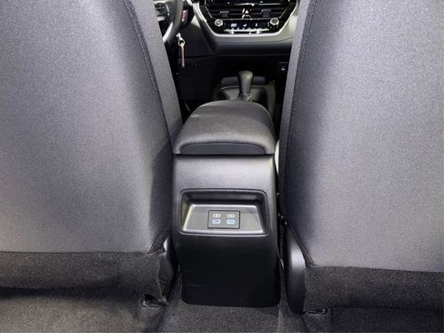 Used 2025 Toyota Corolla LE image 29