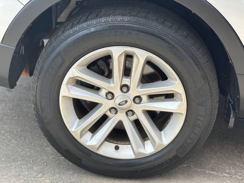 Used 2016 Ford Explorer FWD image 5
