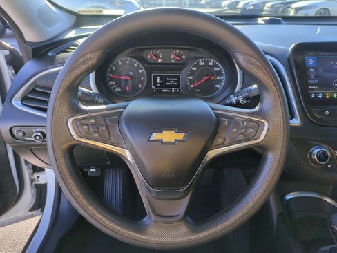 Used 2021 Chevrolet Malibu LT image 18