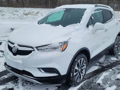 Used 2022 Buick Encore Preferred AWD/4WD image 3