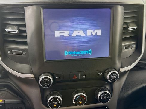 Used 2024 RAM 2500 Big Horn w/ Off Road Package AWD/4WD image 18